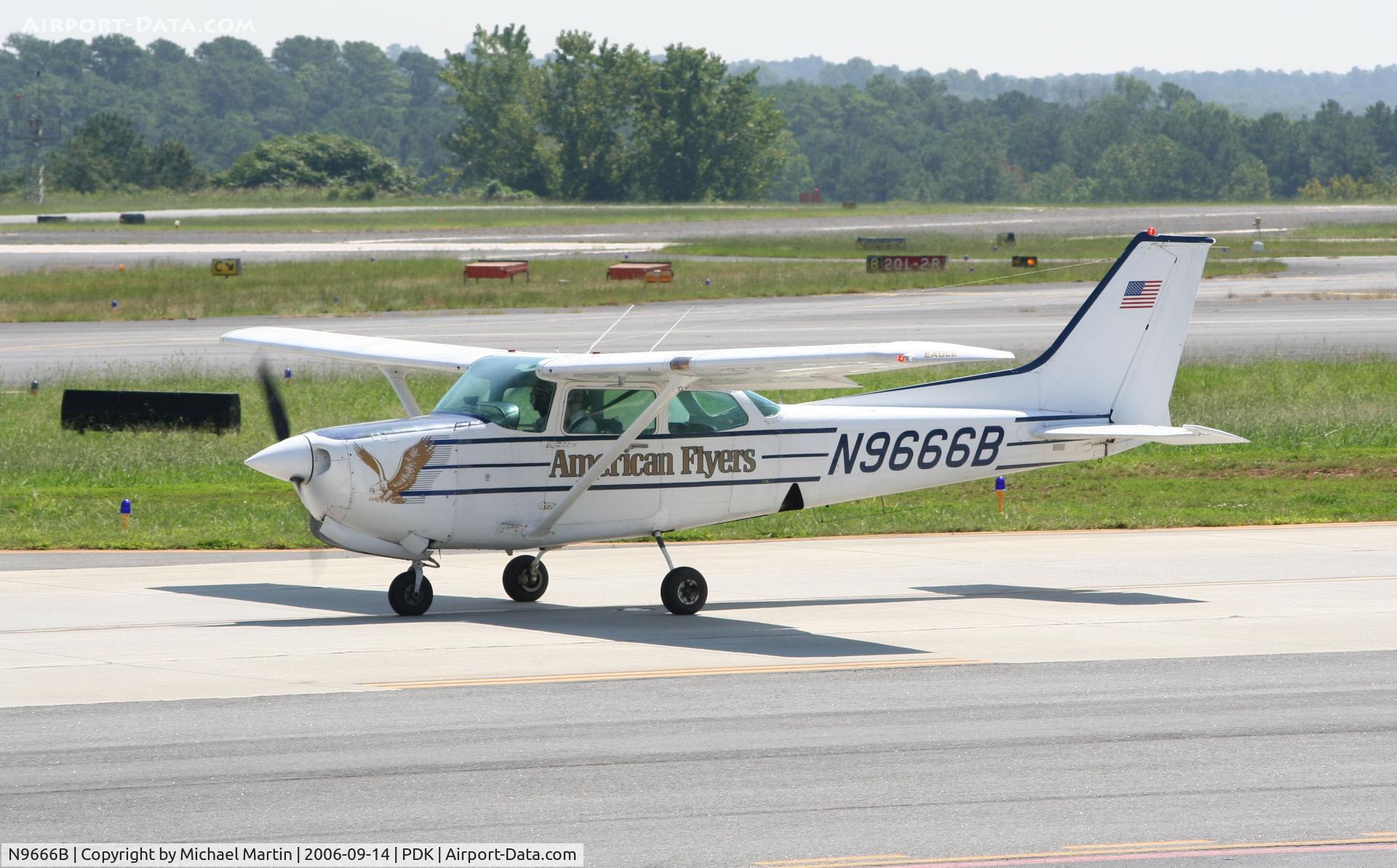 N9666B, 1981 Cessna 172RG Cutlass RG C/N 172RG0955, Student pilot taxing to 20R