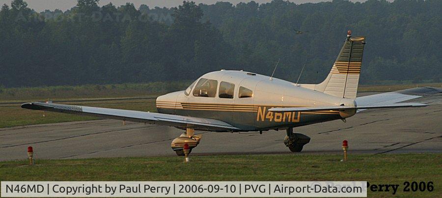 N46MD, 1976 Piper PA-28-181 C/N 28-7790247, One last turn as the sun catches her port side.