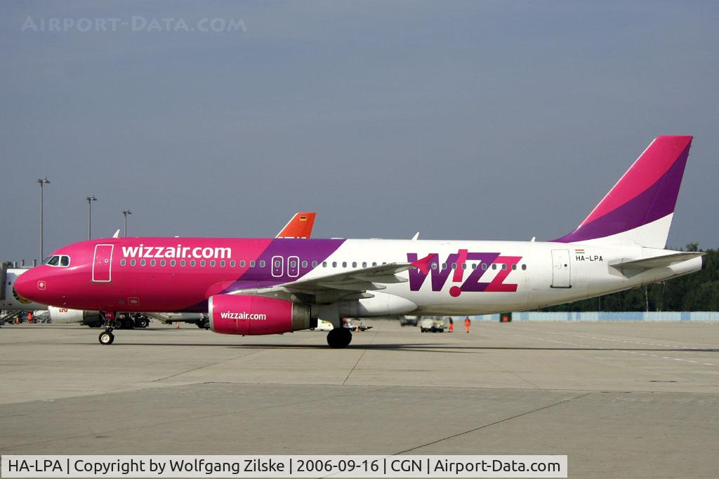 HA-LPA, 1998 Airbus A320-233 C/N 839, visitor