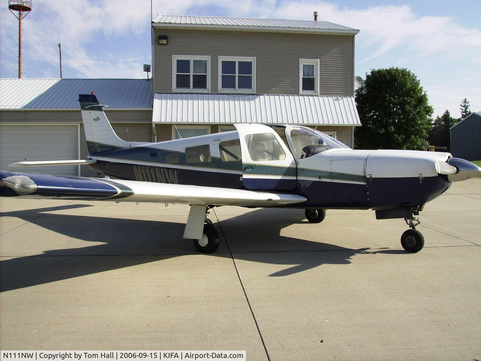 N111NW, 1976 Piper PA-32R-300 Cherokee Lance C/N 32R-7680499, Photo taken 9/15/06