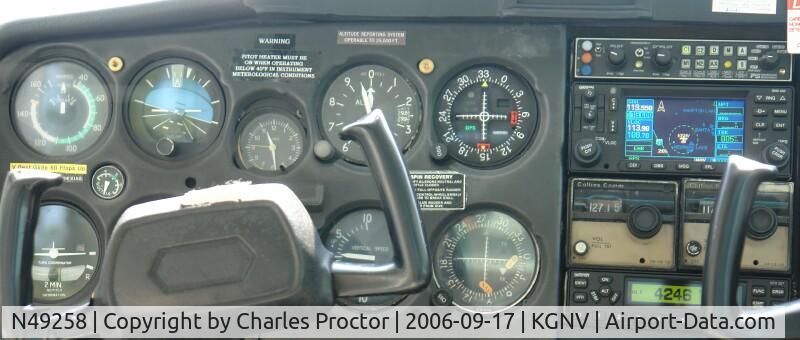 N49258, 1977 Cessna 152 C/N 15281208, Garmin 430