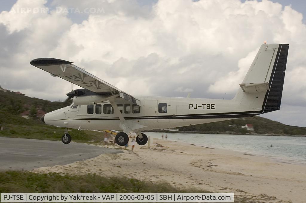 PJ-TSE, 1973 De Havilland Canada DHC-6-300 Twin Otter C/N 365, Winair Dash 6 Twin Otter