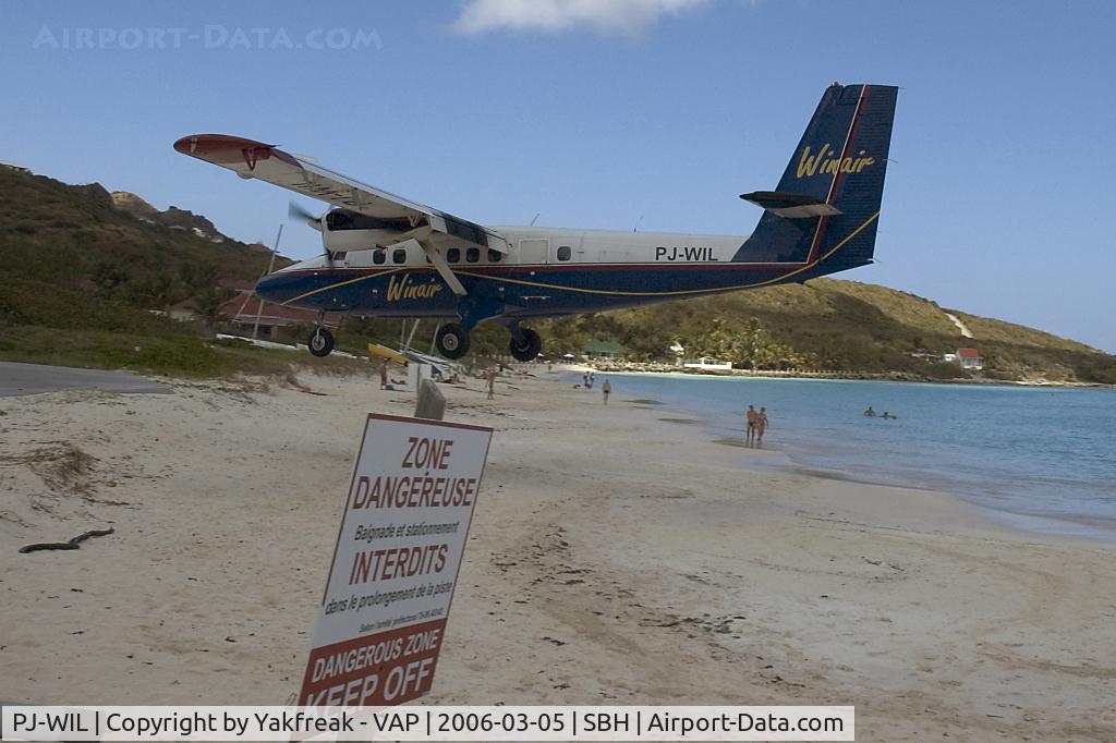PJ-WIL, 1973 De Havilland Canada DHC-6-300 Twin Otter C/N 358, Winair Dash 6 Twin Otter