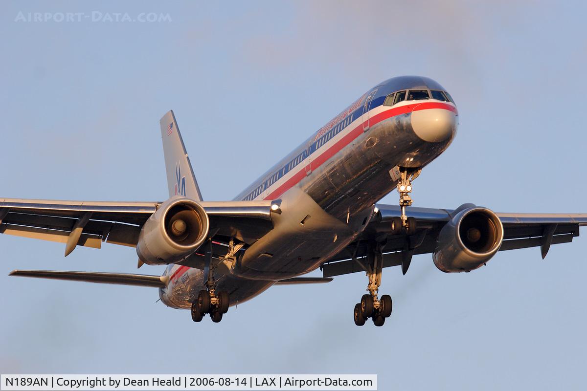N189AN, 2001 Boeing 757-223 C/N 32383, American Airlines N189AN on final approach to RWY 24R.