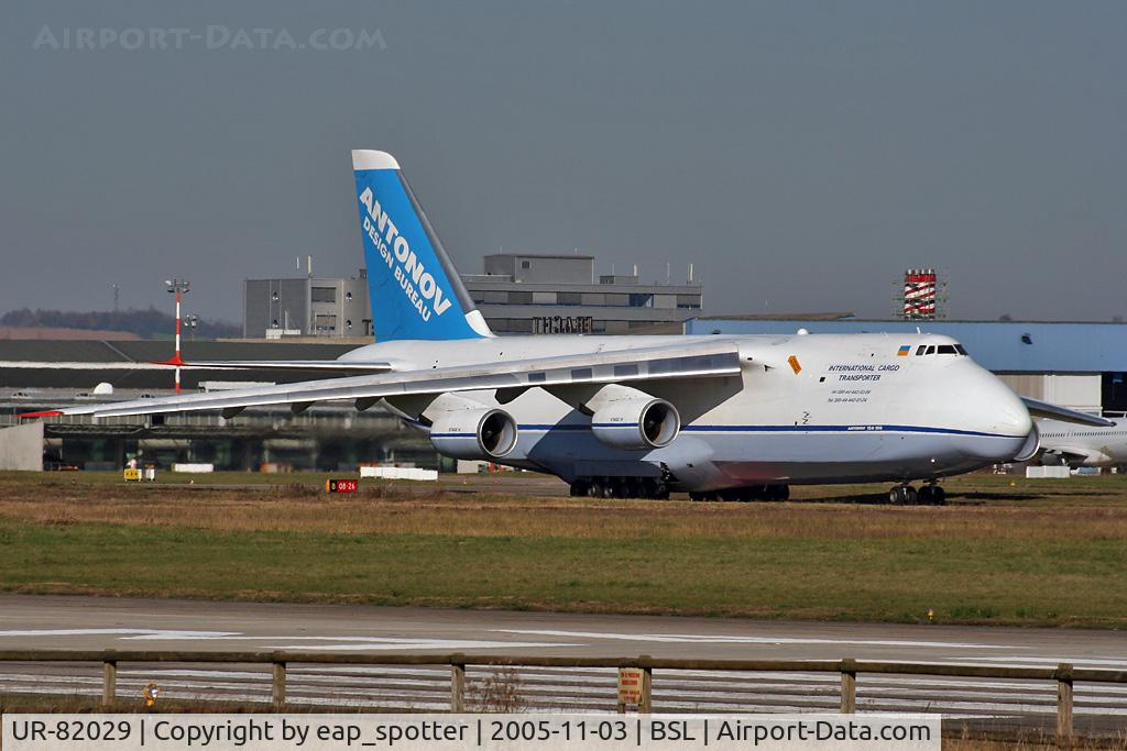 UR-82029, 1991 Antonov An-124-100 Ruslan C/N 19530502630/0210, 120 tons of 