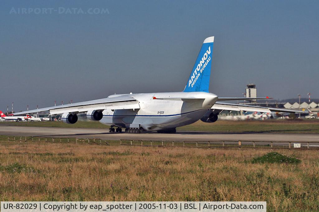 UR-82029, 1991 Antonov An-124-100 Ruslan C/N 19530502630/0210, 120 tons of 