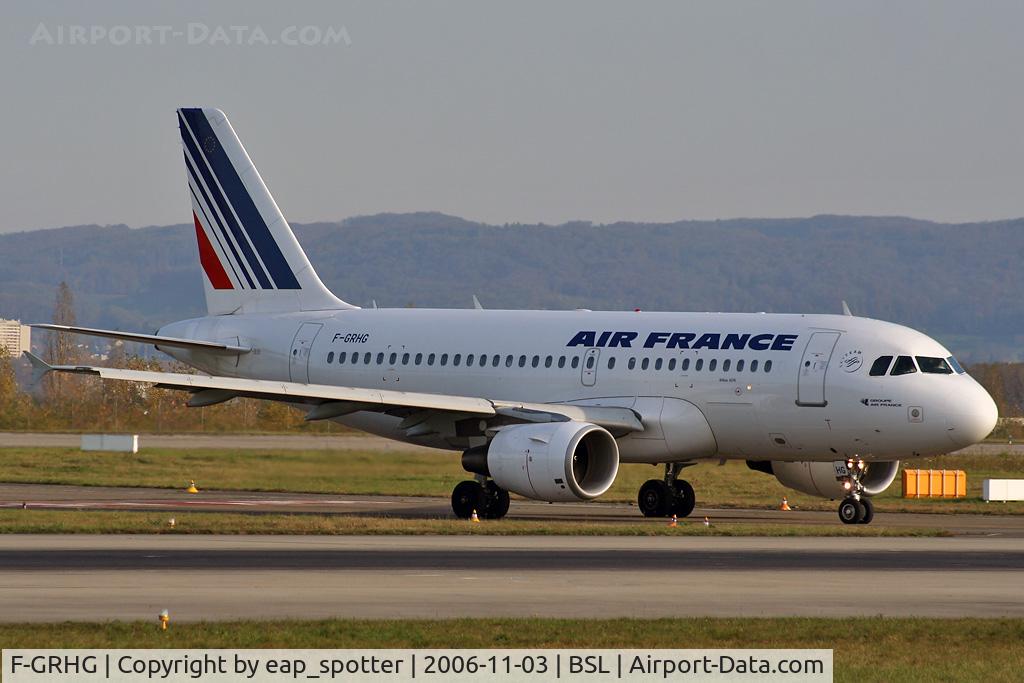 F-GRHG, 1999 Airbus A319-111 C/N 1036, lining-up at holdingpoint 16 intersection 