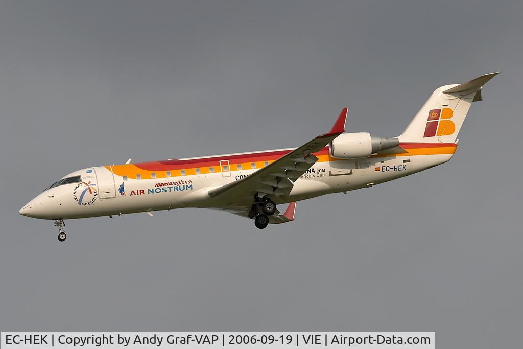 EC-HEK, 1999 Canadair CRJ-200ER (CL-600-2B19) C/N 7320, On final RWY34.
