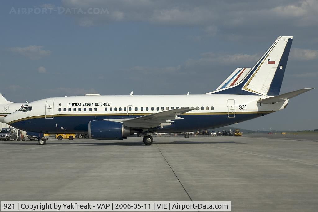 921, 1997 Boeing 737-58N C/N 28866, Chile Air Force Boeing 737-500