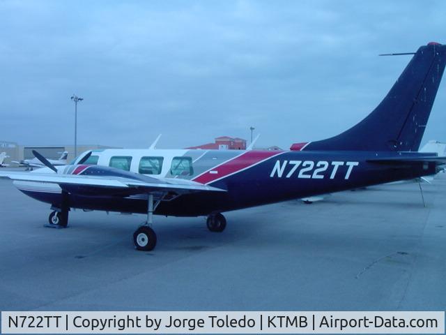 N722TT, 1976 Smith AEROSTAR 600 C/N 60-0285-108, Park at Tamiami airport Florida