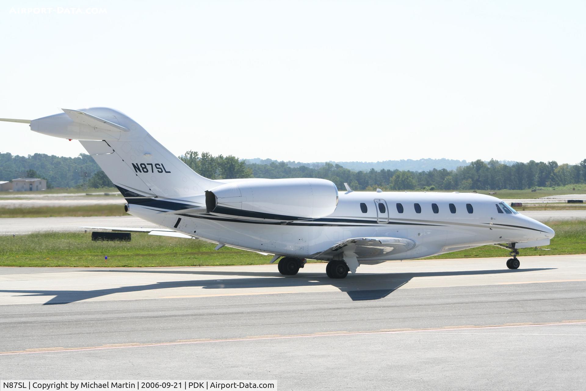 N87SL, 2002 Cessna 750 Citation X C/N 750-0174, Taxing to Runway 2R