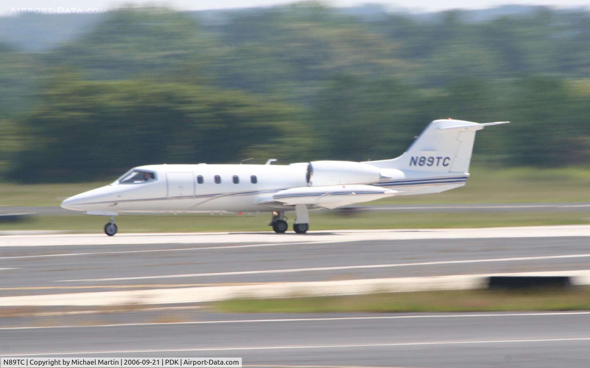 N89TC, 1975 Gates Learjet 35 C/N 35-026, Landing Runway 2R
