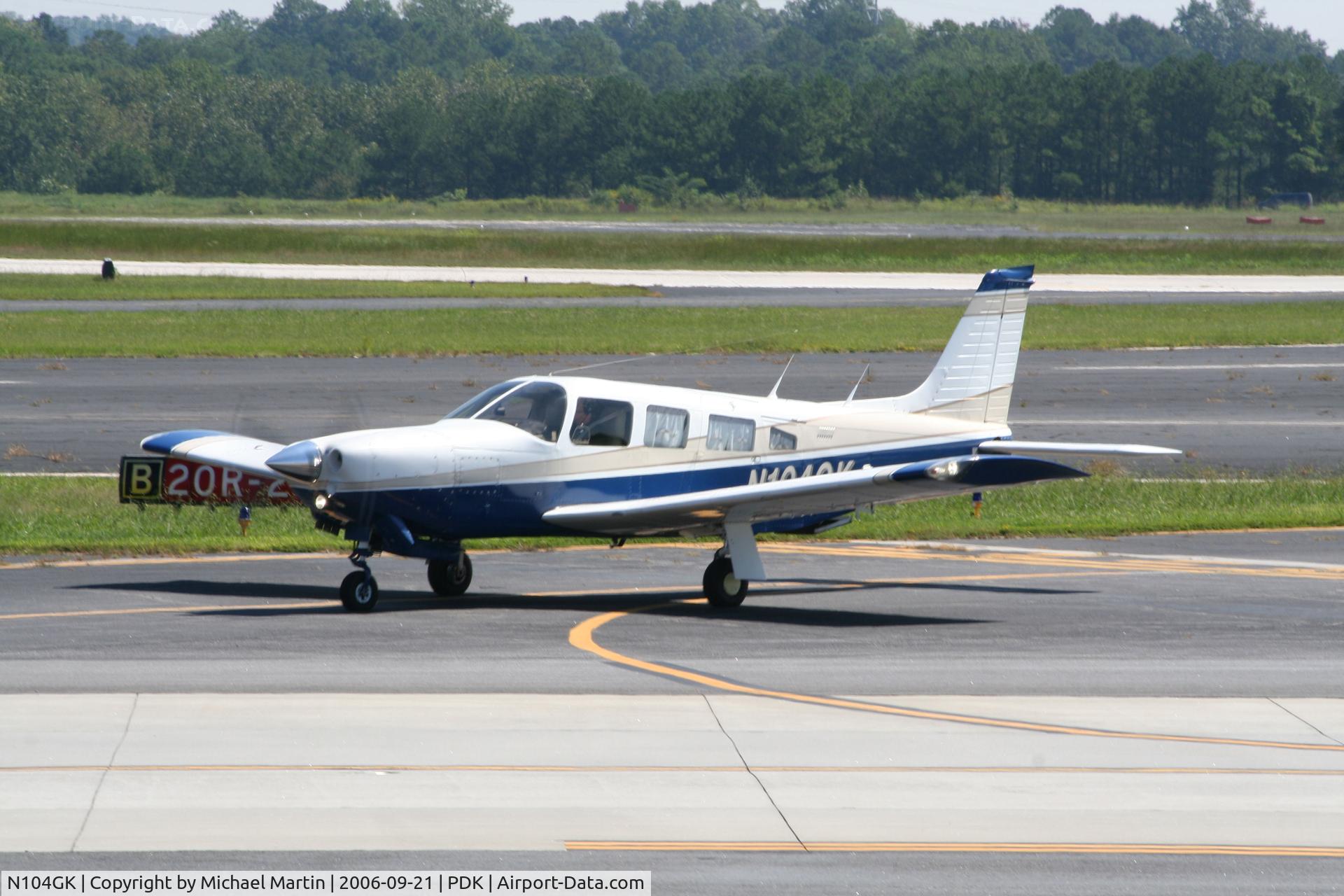 N104GK, 1977 Piper PA-32R-300 Cherokee Lance C/N 32R-7780461, Taxing to Epps Air Service