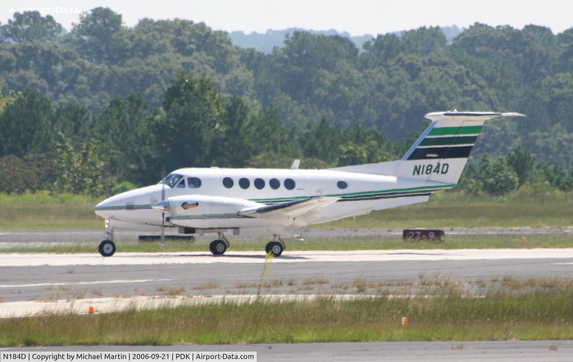 N184D, 1987 Beech 300 C/N FA-132, Landing Runway 2R