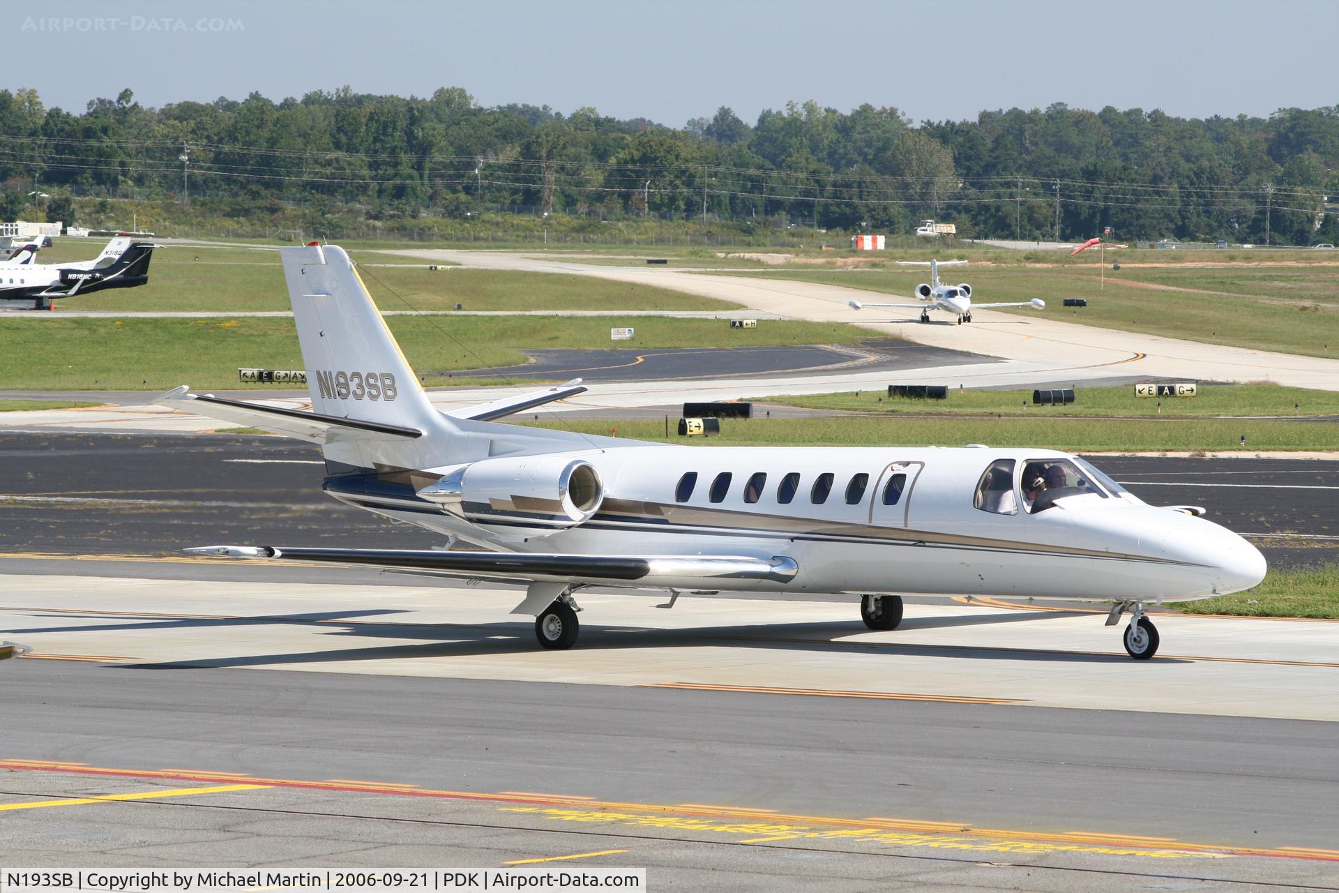 N193SB, Cessna 560XL C/N 560-6019, Taxing from Epps Air Service