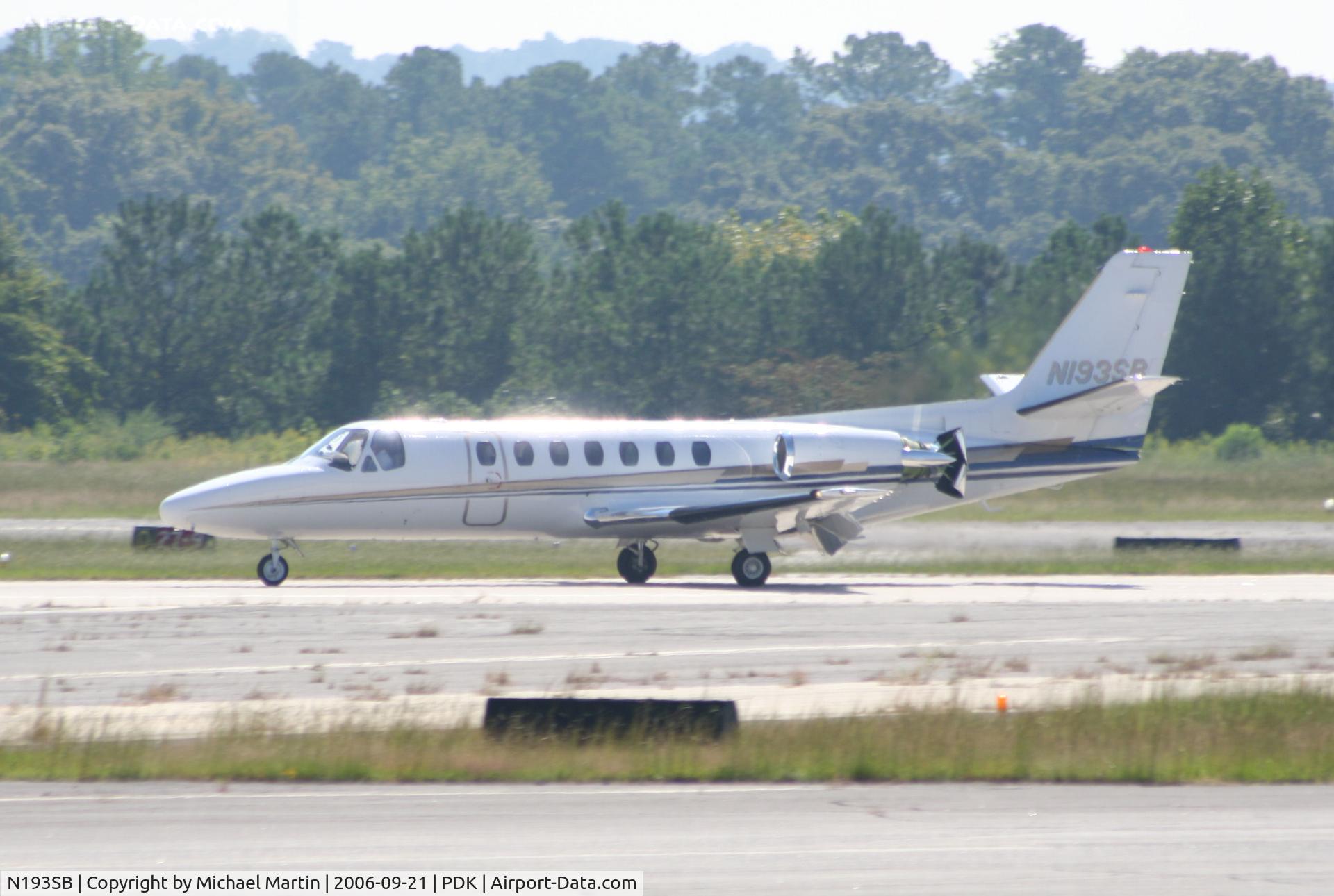 N193SB, Cessna 560XL C/N 560-6019, Landing 2R - Air Brakes Extended
