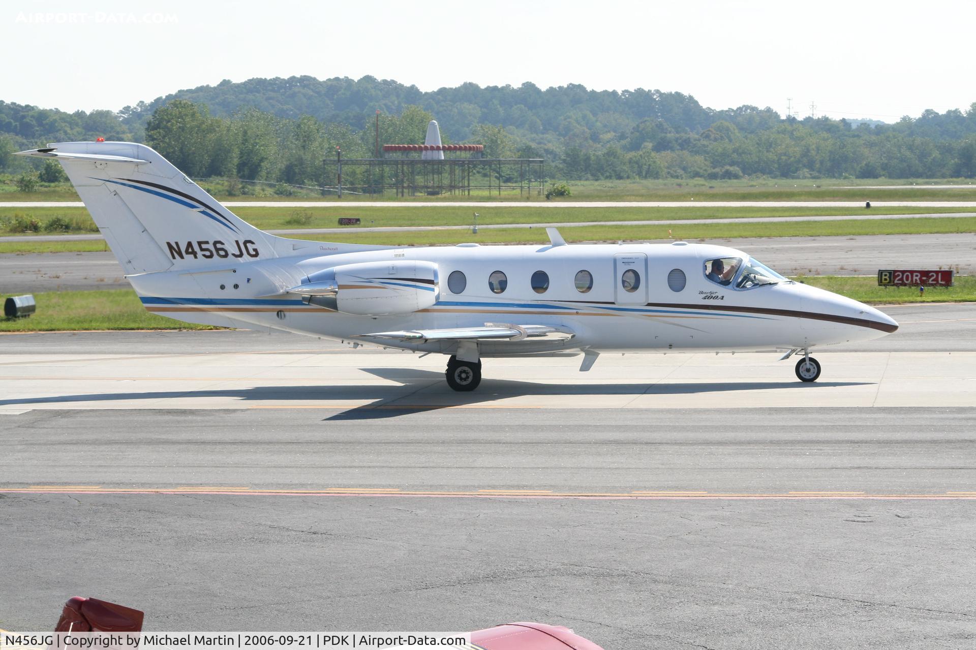 N456JG, Raytheon Aircraft Company 400A C/N RK-119, Taxing to Runway 2R