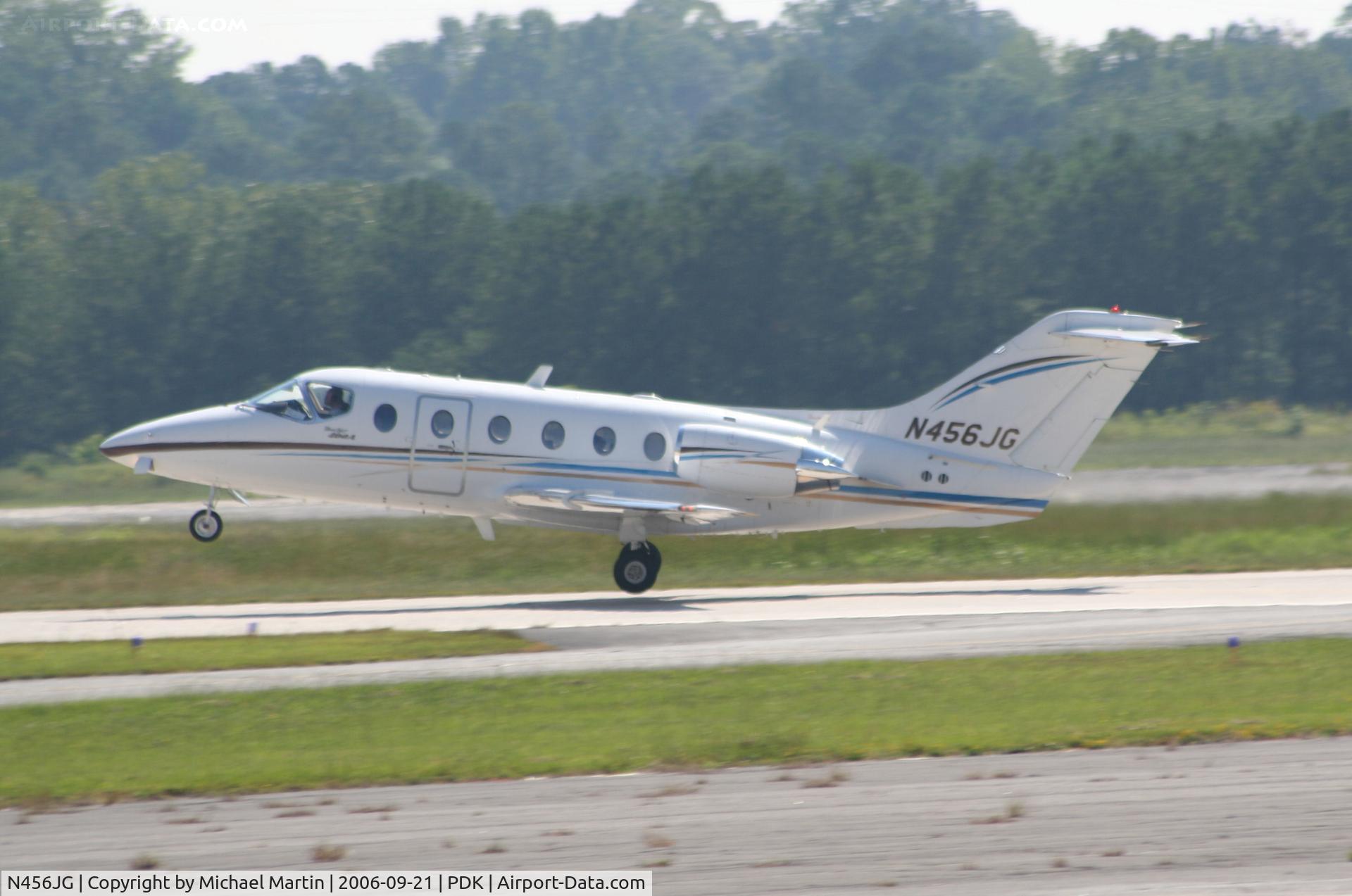 N456JG, Raytheon Aircraft Company 400A C/N RK-119, Departing Runway 2R