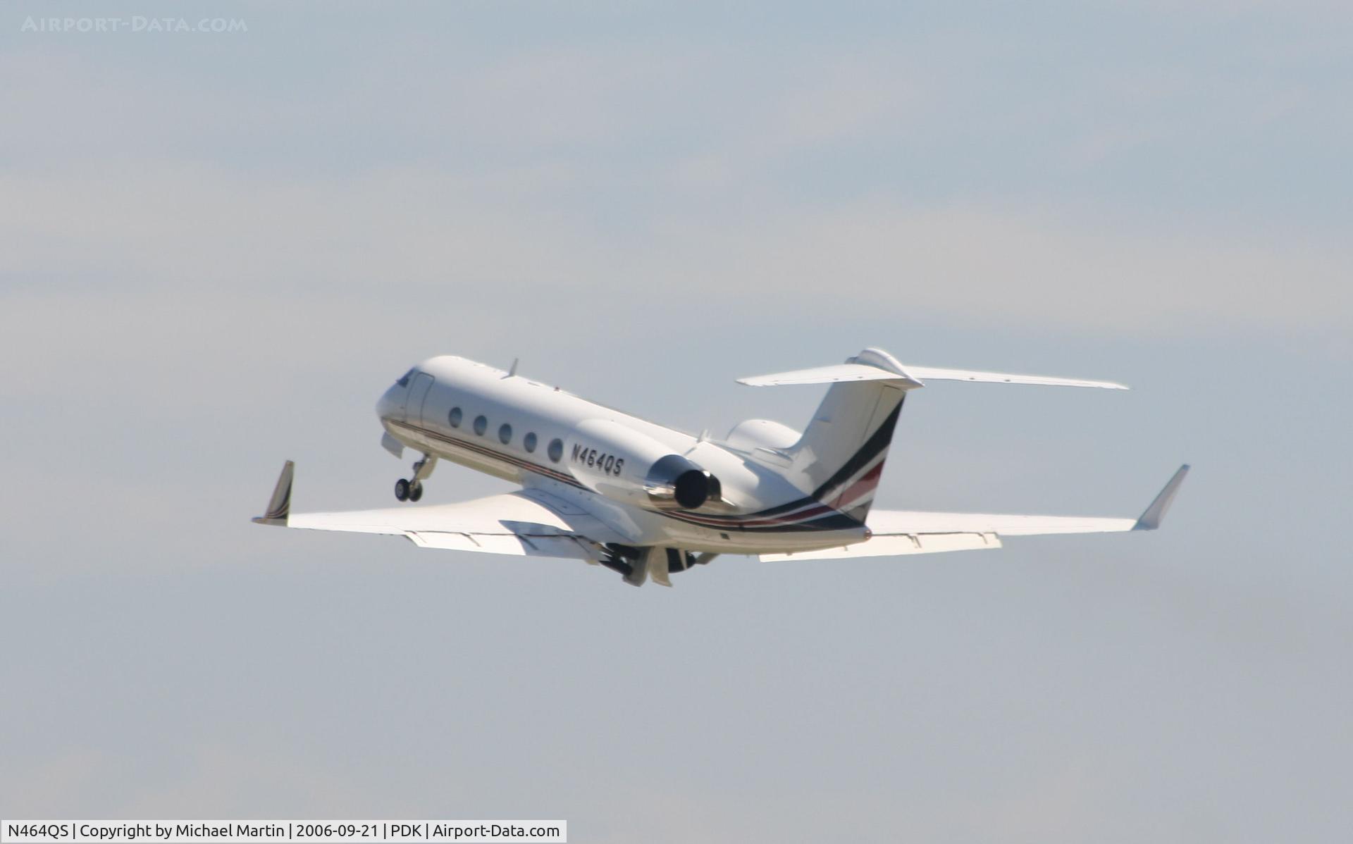 N464QS, 1995 Gulfstream Aerospace G-IV C/N 1264, Departing PDK enroute to SDF