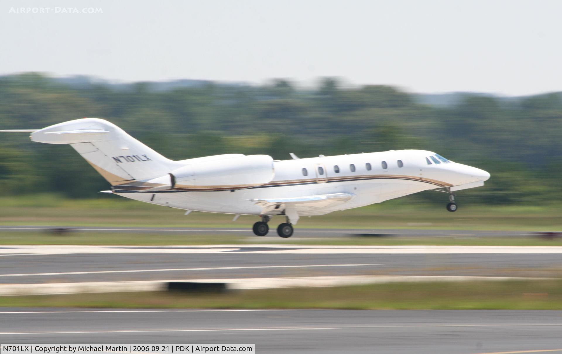 N701LX, 2000 Cessna 750 Citation X C/N 750-0114, Departing PDK enroute to MGY