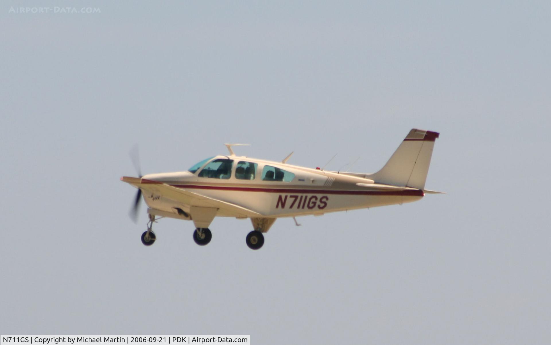 N711GS, 1971 Beech F33A Bonanza C/N CE-333, Takeoff from 2L