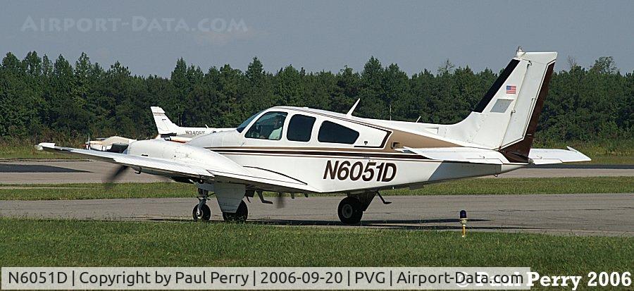 N6051D, 1979 Beech 95-B55 (T42A) Baron C/N TC-2228, Turning onto Runway 2, the Beech winds up