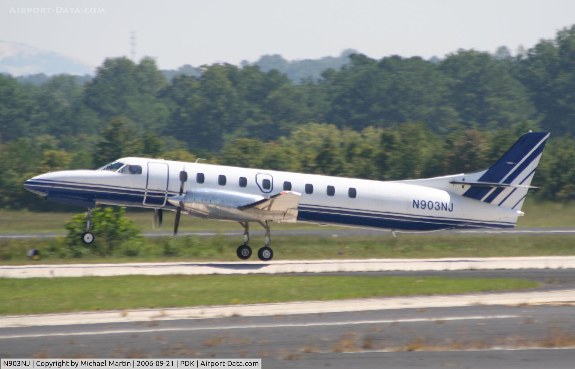 N903NJ, 2000 Fairchild SA-227DC Metro 23 C/N DC-903B, Departing PDK enroute to CAE