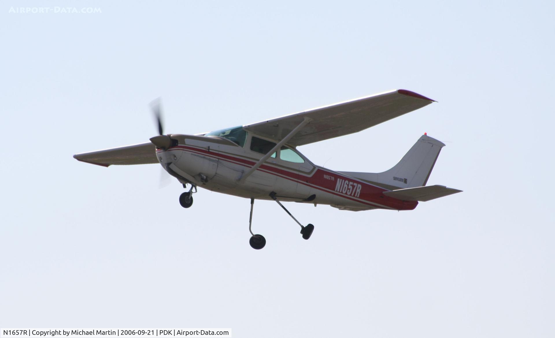 N1657R, 1978 Cessna R182 Skylane RG C/N R18200499, Departing PDK