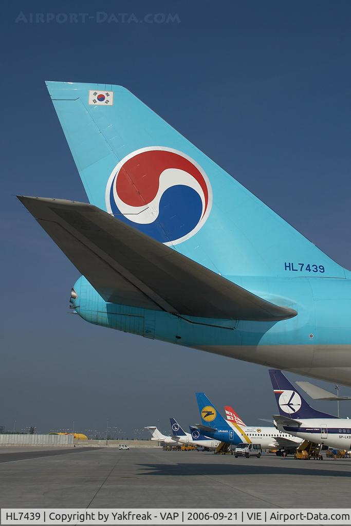 HL7439, 2003 Boeing 747-4B5F/SCD C/N 33516, Korean Air Boeing 747-400F