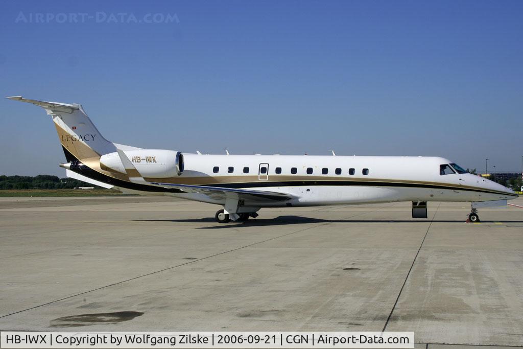 HB-IWX, 2004 Embraer EMB-135BJ Legacy 600 C/N 14500841, visitor