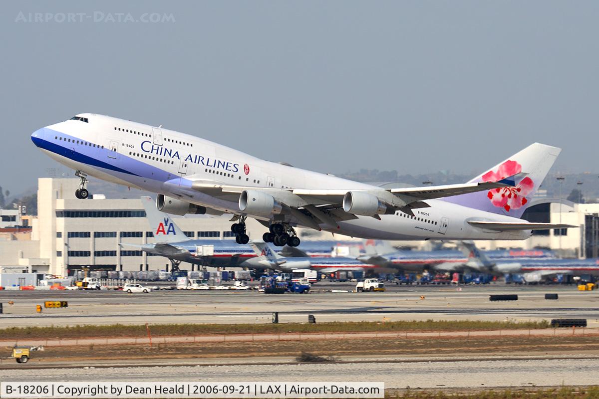 B-18206, 1998 Boeing 747-409 C/N 29030, China Airlines B-18206 (FLT CAL5) departing RWY 25R enroute to Chiang Kai Shek Int'l (RCTP).