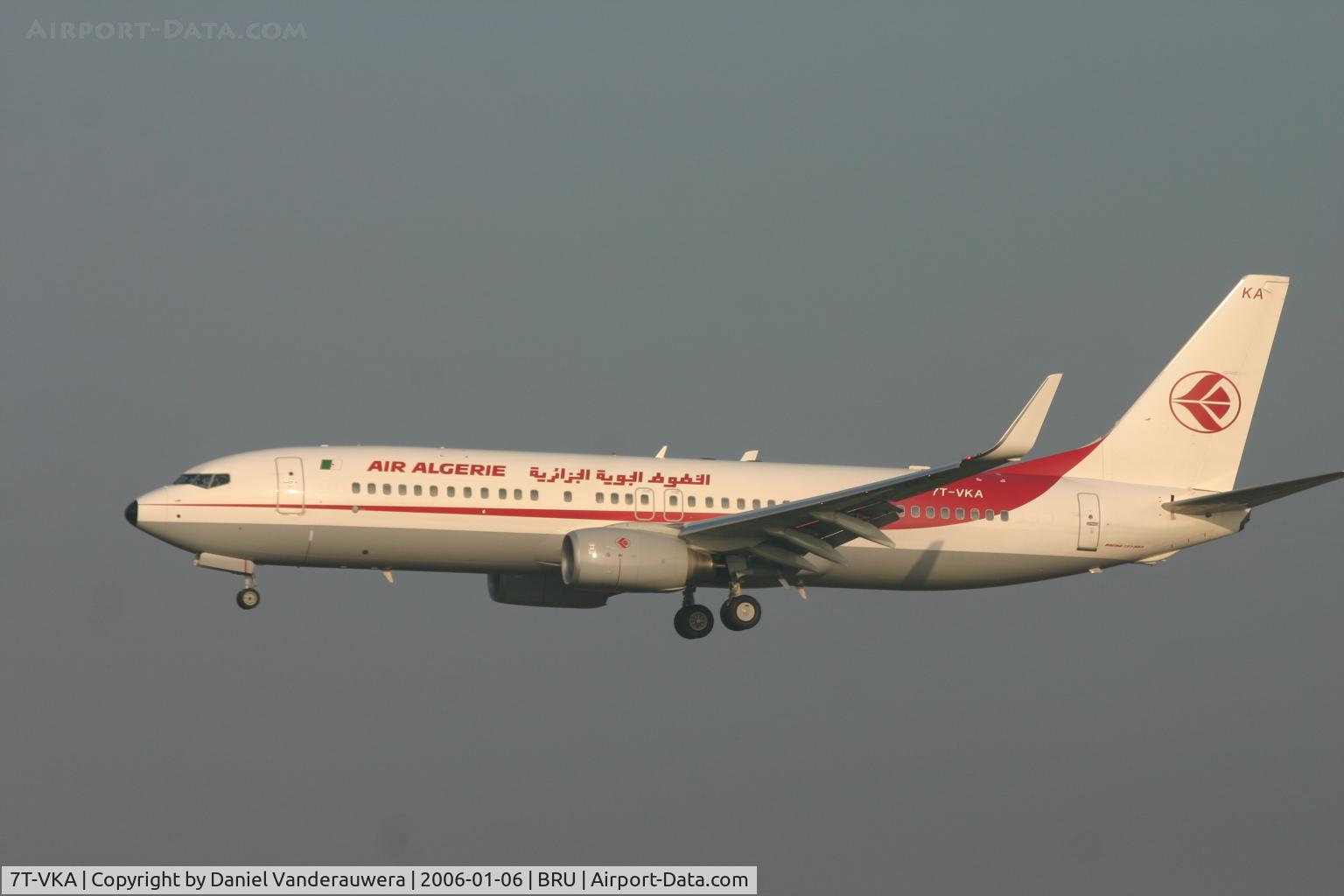 7T-VKA, 2005 Boeing 737-8D6 C/N 34164, short to land on rwy 25L