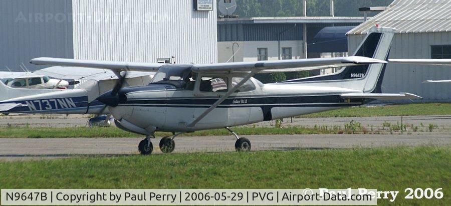 N9647B, 1981 Cessna 172RG Cutlass RG C/N 172RG0943, Here she comes, ready to get airborne