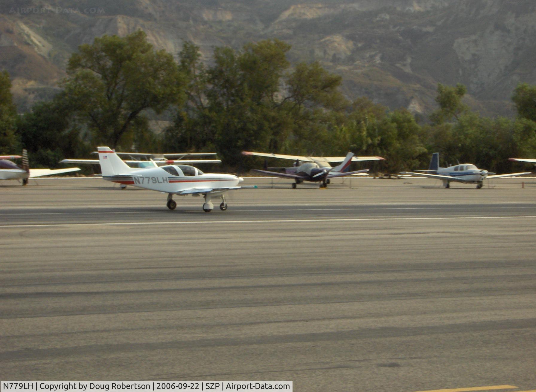 N779LH, 1991 Stoddard-Hamilton Glasair I RG C/N 779, 1991 Hendleman SHA GLASAIR 1 RG, Lycoming IO-360-B1E 180 Hp, takeoff roll Runway 22