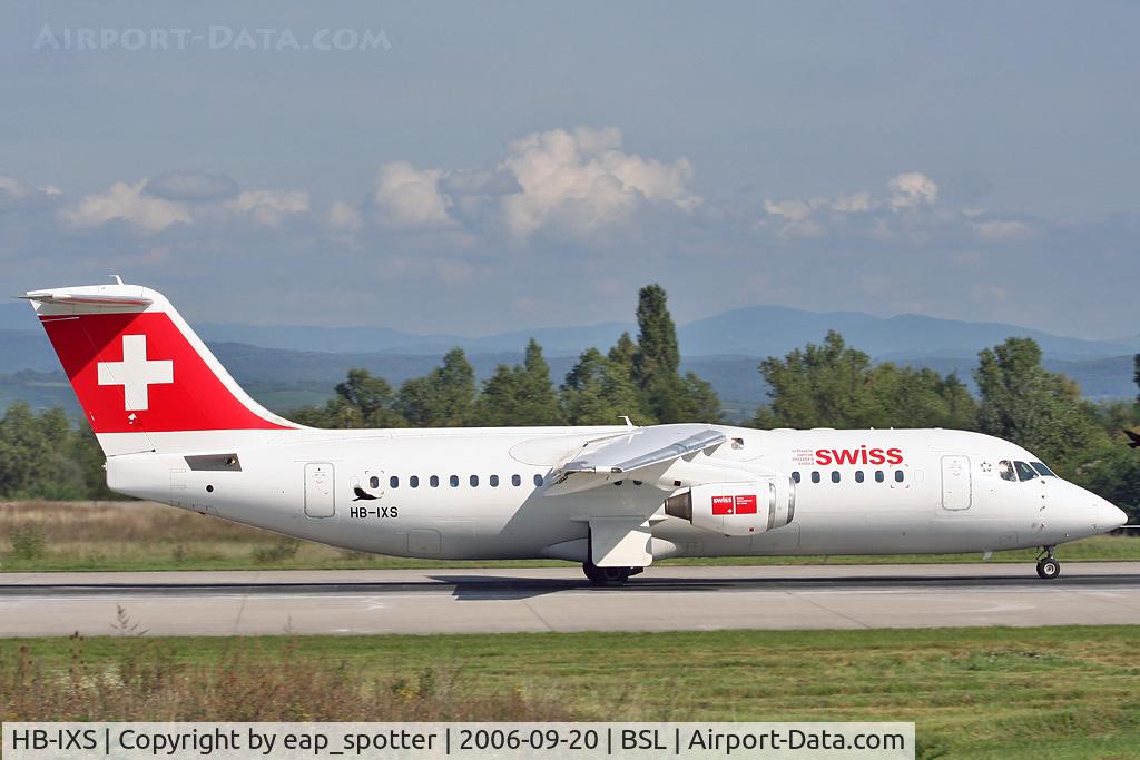 HB-IXS, 1995 British Aerospace Avro 146-RJ100 C/N E3280, Departing on runway 16