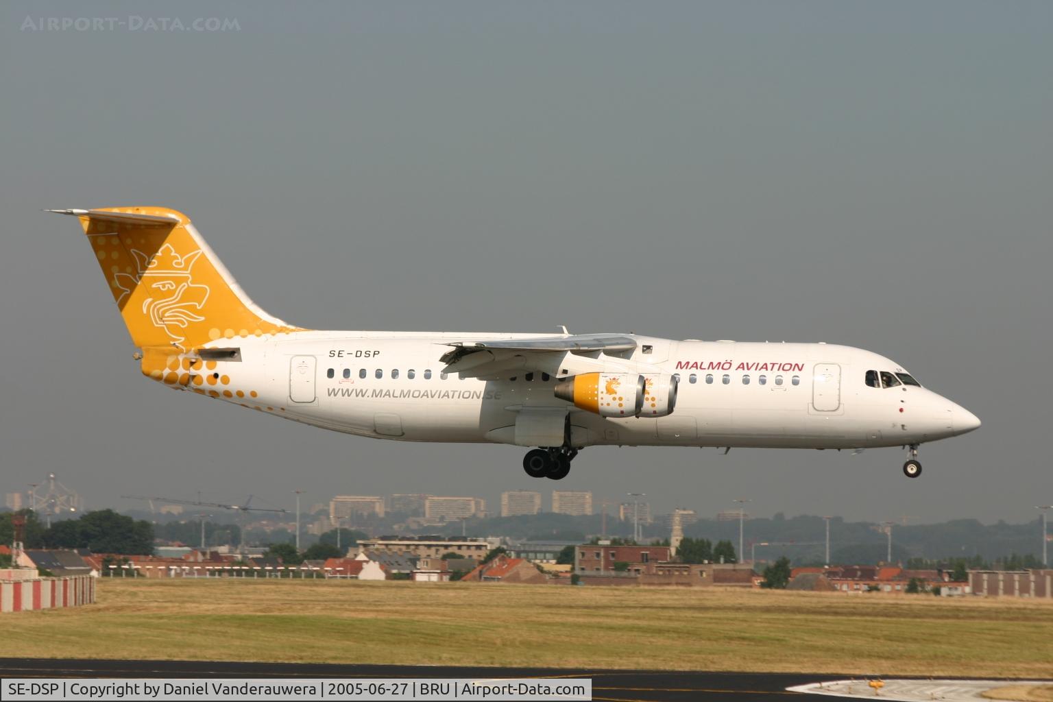 SE-DSP, 1994 British Aerospace Avro 146-RJ100A C/N E3242, descending to rwy 02
