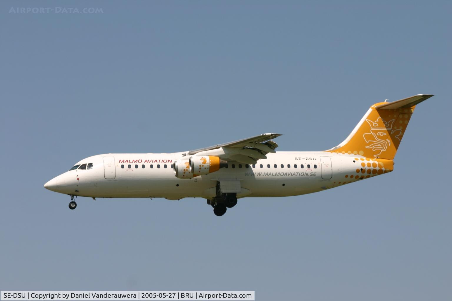 SE-DSU, 1994 British Aerospace Avro 146-RJ100 C/N E3248, arrival on rwy 25L