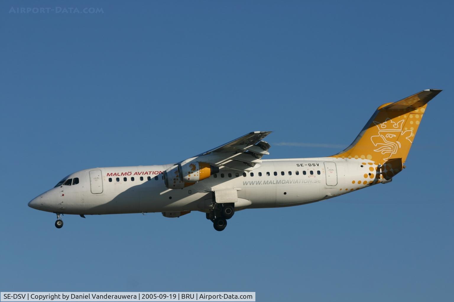 SE-DSV, 1994 British Aerospace Avro 146-RJ100A C/N E3250, arrival on rwy 25L