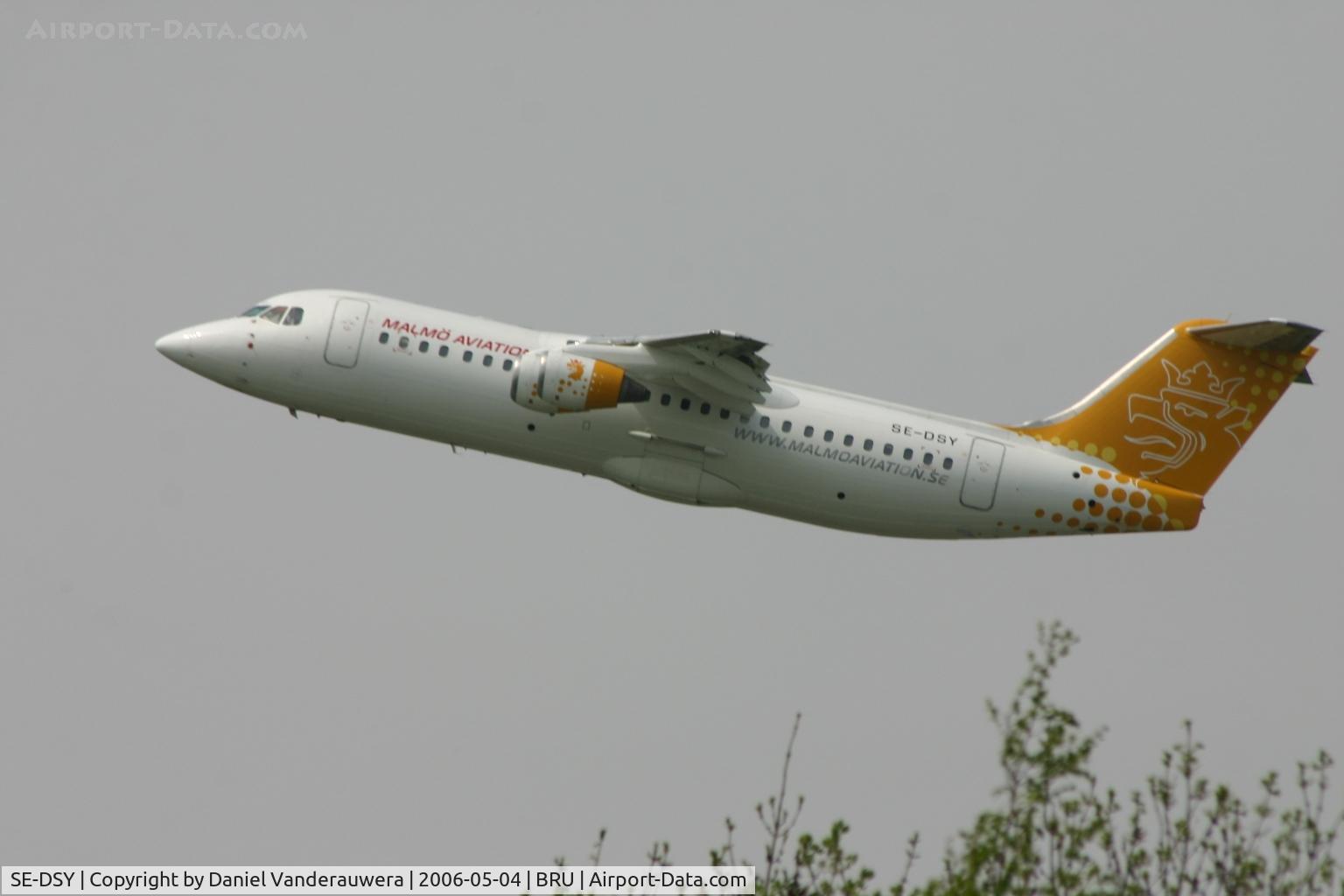 SE-DSY, 1995 British Aerospace Avro 146-RJ100 C/N E3263, taking off from rwy 20
