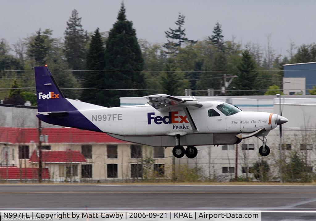 N997FE, 1989 Cessna 208B C/N 208B0197, At Paine Field, Everett, Washington