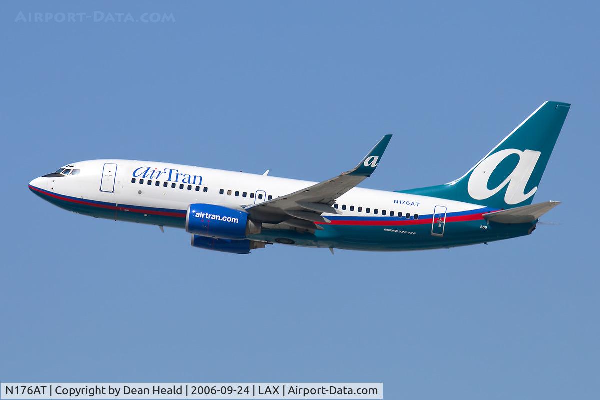 N176AT, 2005 Boeing 737-76N C/N 32654, AirTran Airways N176AT (FLT TRS193) climbing out from RWY 25R enroute to Indianapolis Int'l (KIND).