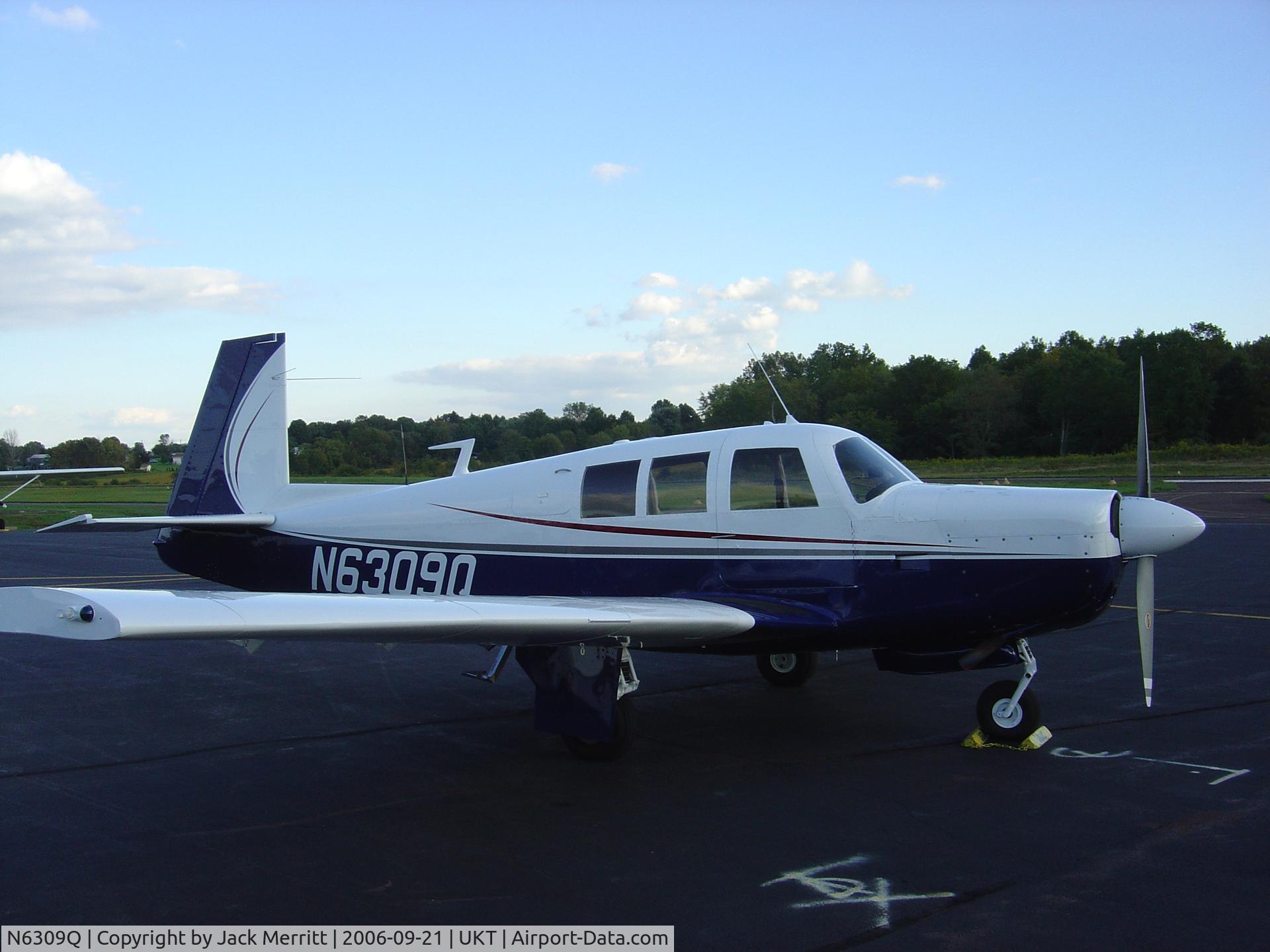 N6309Q, 1967 Mooney M20F Executive C/N 670402, 1967 M20F - New Paint 9/2006