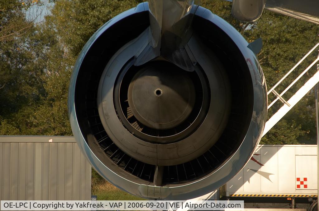 OE-LPC, 2002 Boeing 777-2Z9/ER C/N 29313, Austrian Airlines Boeing 777-200