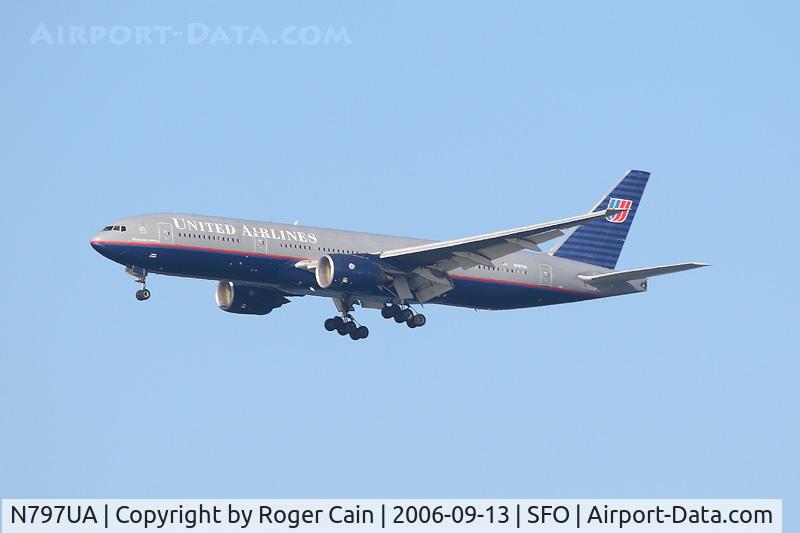 N797UA, 1998 Boeing 777-222 C/N 26924, coming into SFO