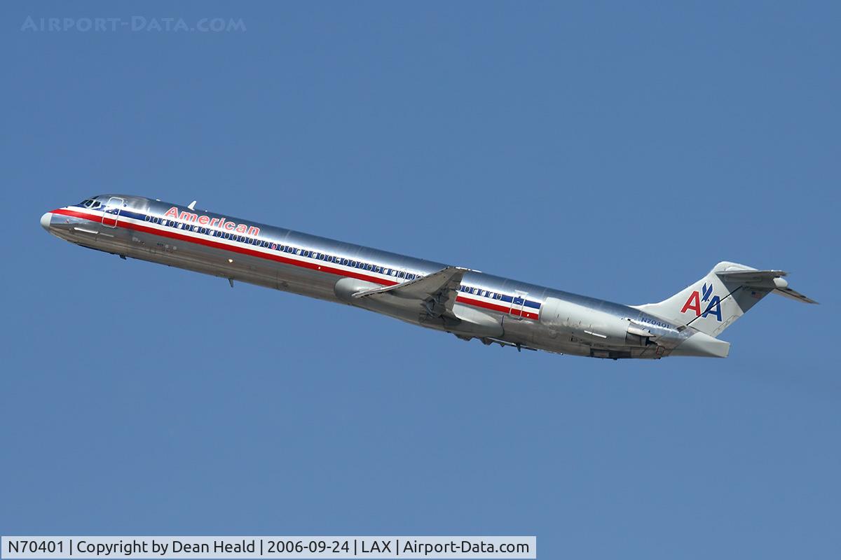 N70401, 1985 McDonnell Douglas MD-82 (DC-9-82) C/N 49312, American Airlines N70401 (FLT AAL2448) climbing out from RWY 25R enroute to Dallas Fort Worth Int'l (KDFW).
