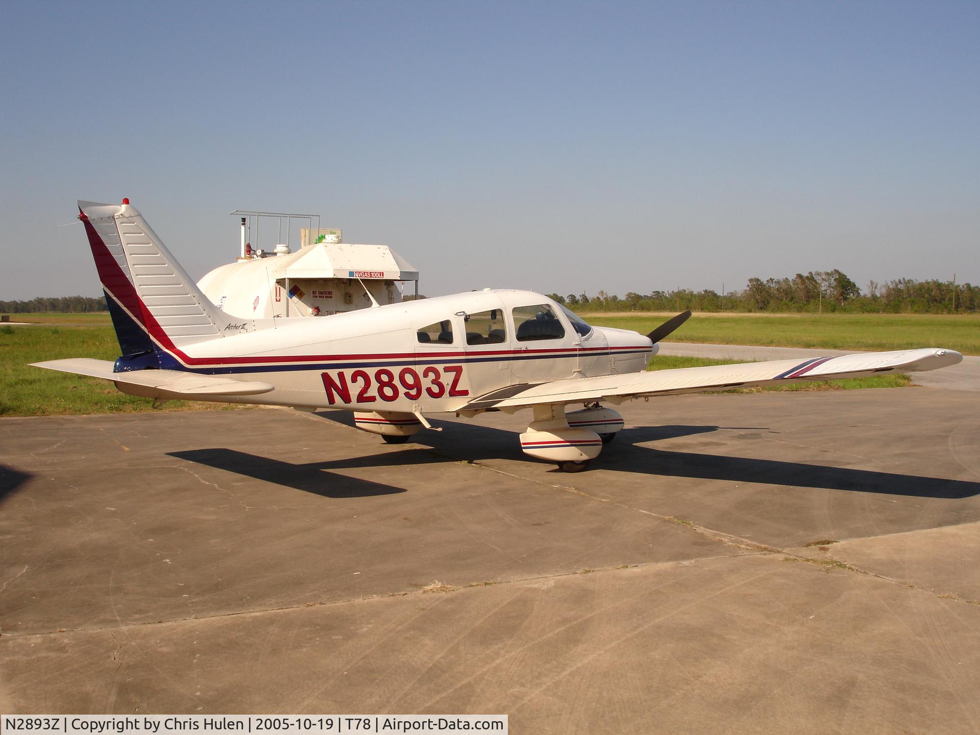N2893Z, Piper PA-28-181 C/N 28-7990533, Cheap fuel in Liberty, TX.