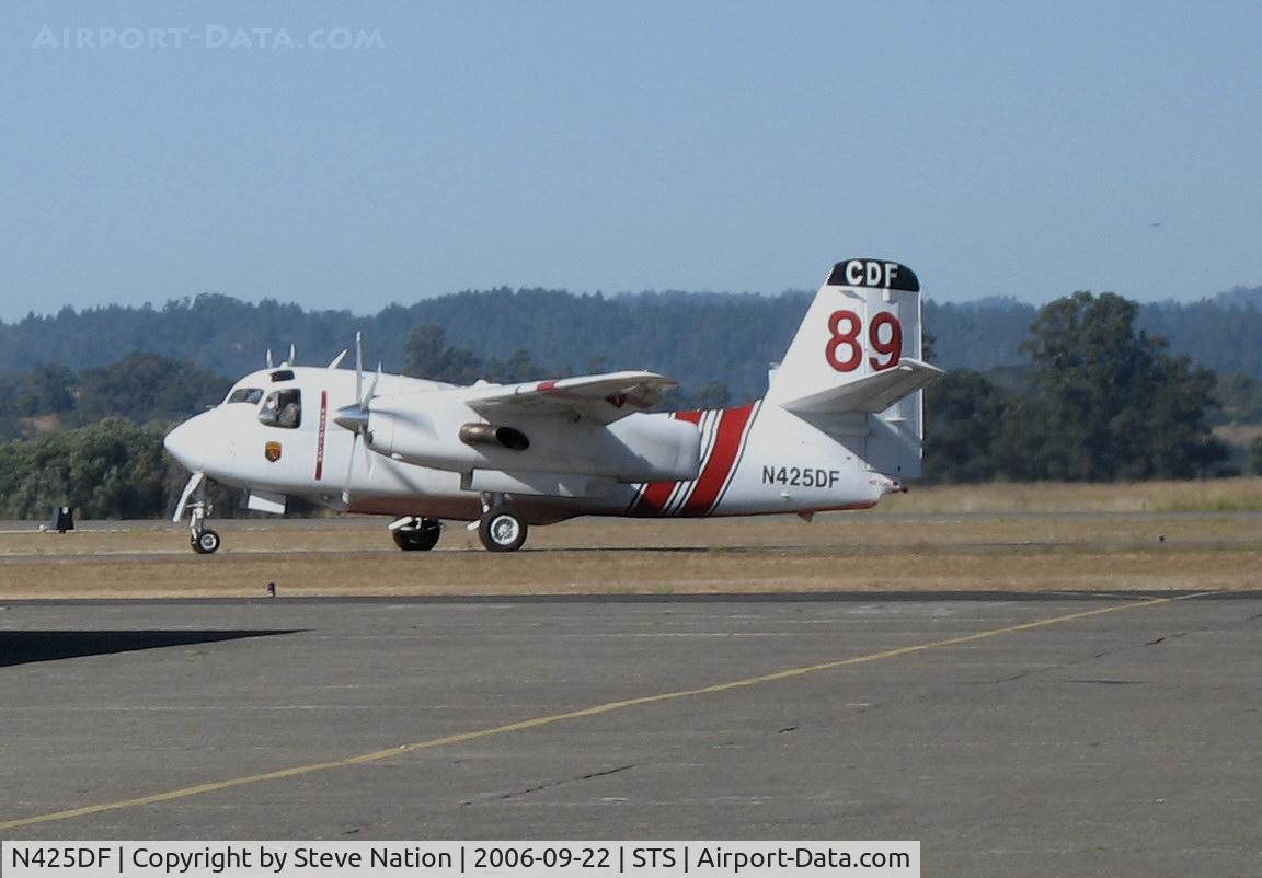 N425DF, 1999 Marsh Aviation S-2F3AT C/N 152825, Grass Valley-based CDF S-2T Tanker #89 with Joe Strapa at the controls taxying at Sonoma County Airport, CA loaded and ready to fight Yountville Fire