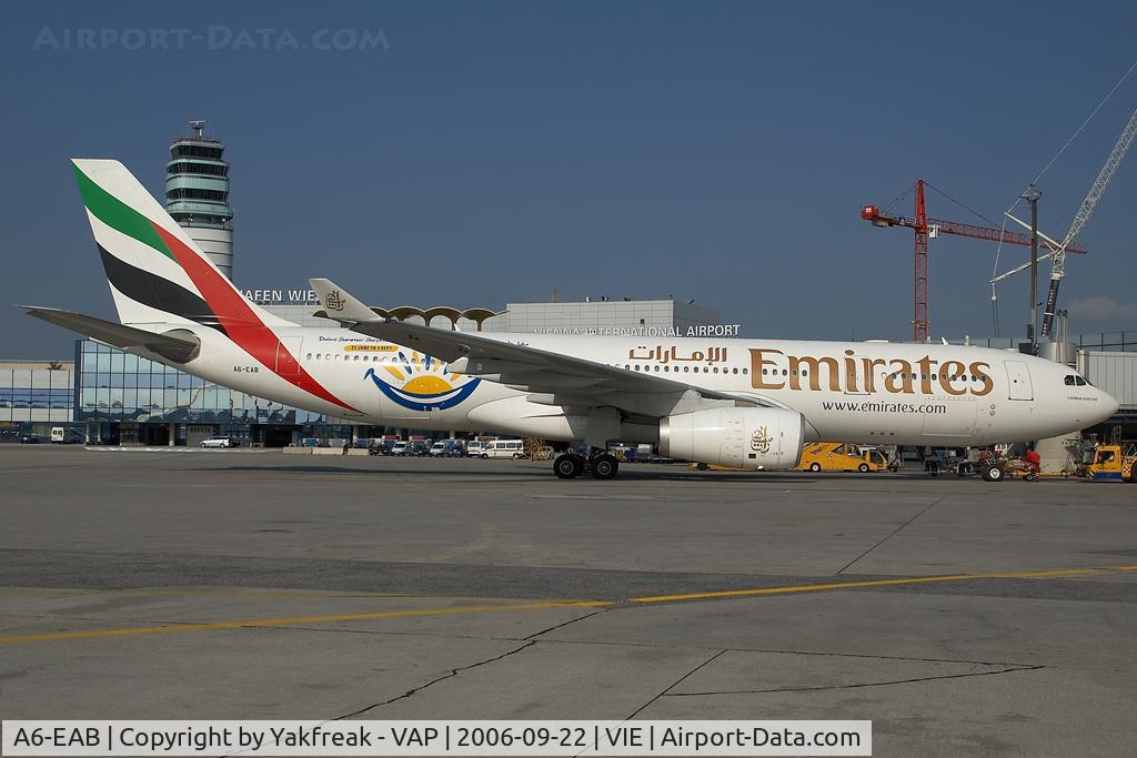 A6-EAB, 2000 Airbus A330-243 C/N 365, Emirates Airbus 330-200