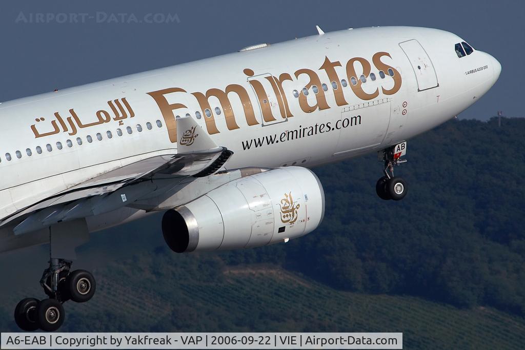 A6-EAB, 2000 Airbus A330-243 C/N 365, Emirates Airbus 330-200