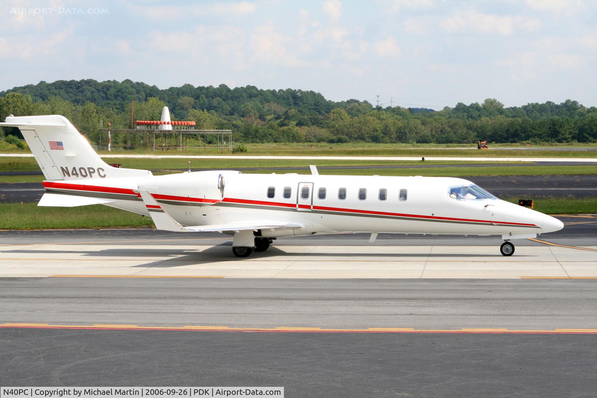 N40PC, 2004 Learjet 45 C/N 259, Taxing to Runway 2R